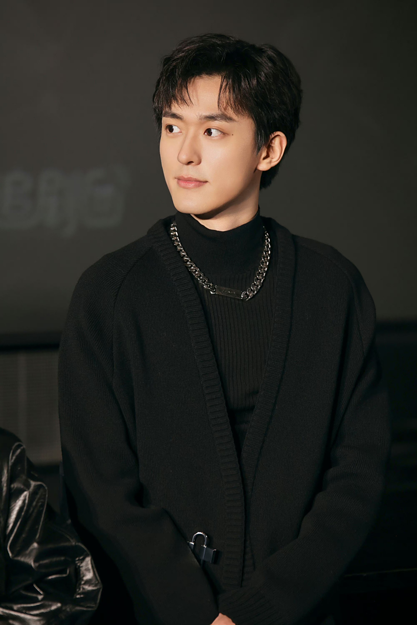 孙晨竣发微博 评论区亮了[awsl] 网友说商金动骨结婚他随礼1000000 记