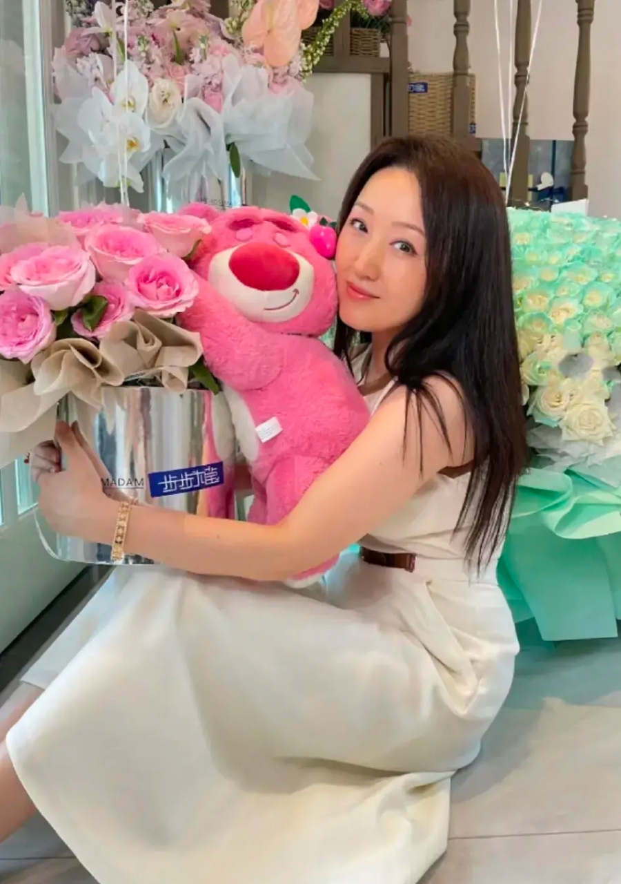 杨钰莹为何至今单身 当这组泳装照曝光后,网友:如果是你 你敢娶吗