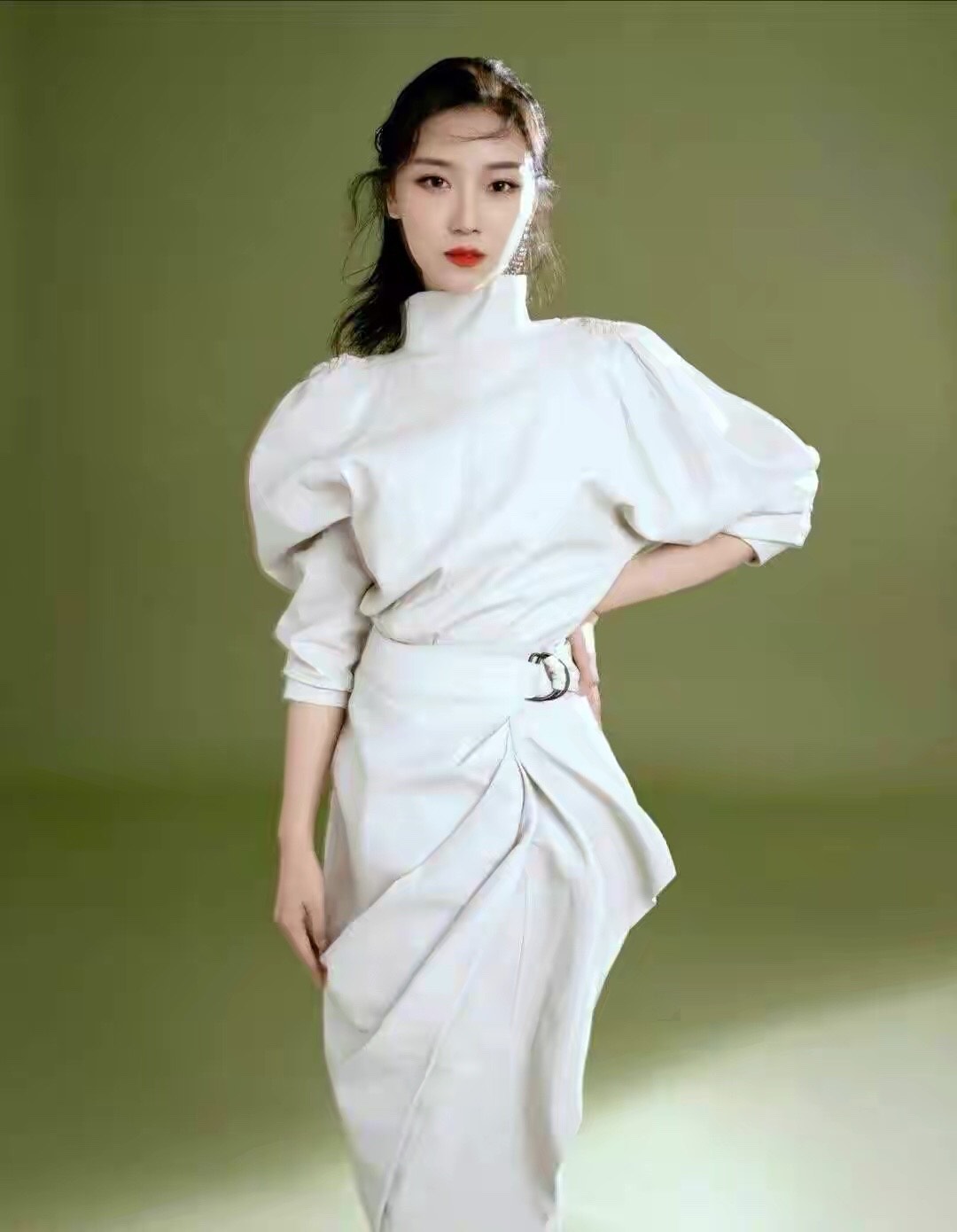 女神管韧姿时尚优雅又不失清纯靓丽,十足的大美女一枚,太美了!
