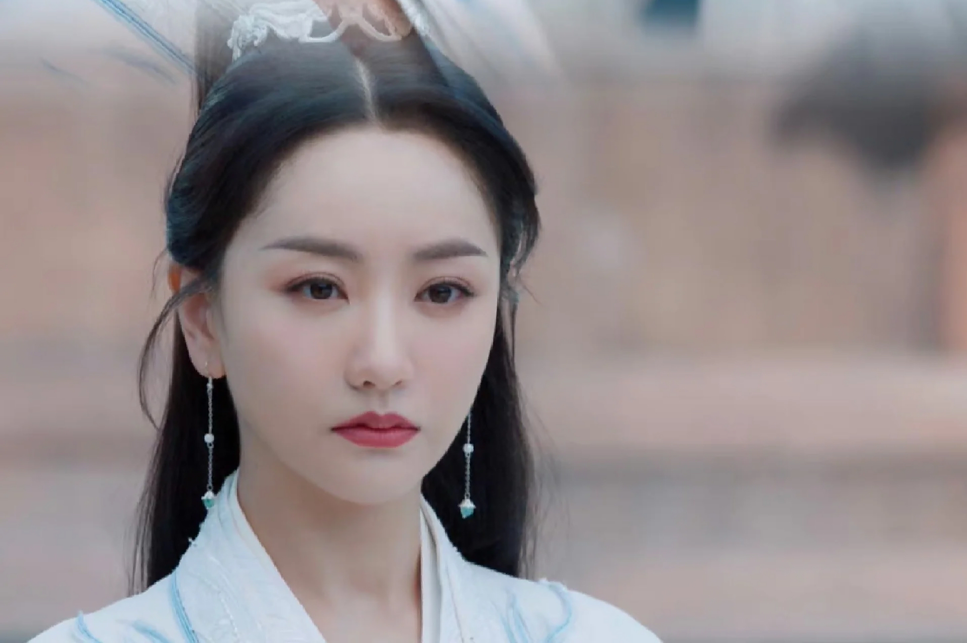 是杨蓉演反派从来不用烟熏妆 这次在护心里演素影妆