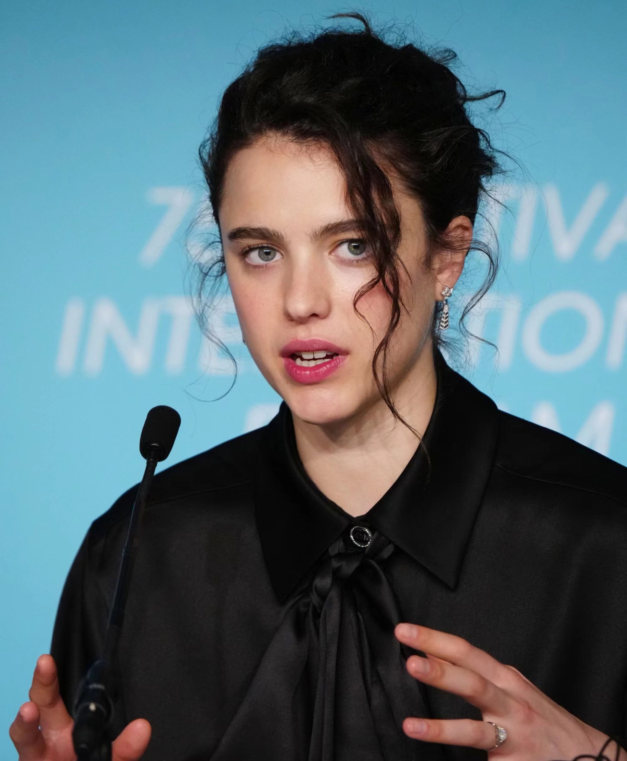 法式甜心margaret qualley:既能代言香奈儿,又能入围戛纳电影节