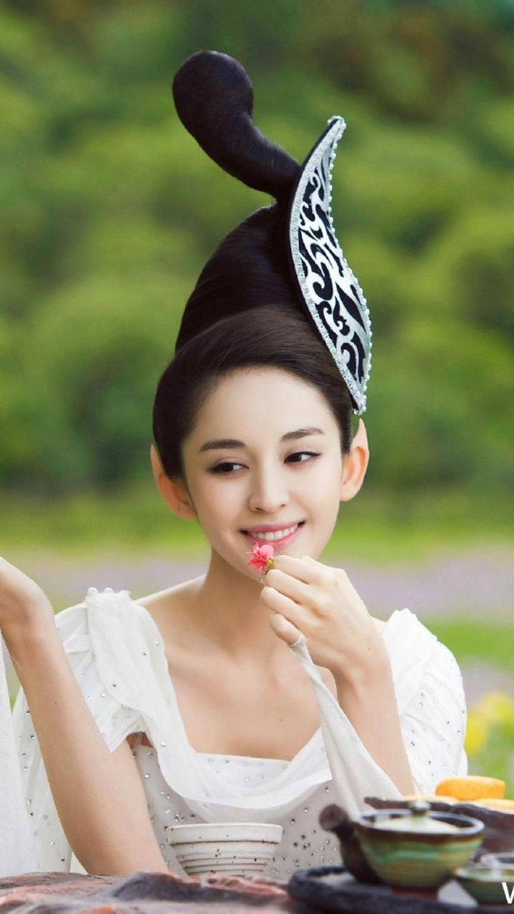 古力娜扎之陶恒(恒娘),《青丘狐传说》里的千年九尾白狐,法力无边,敢