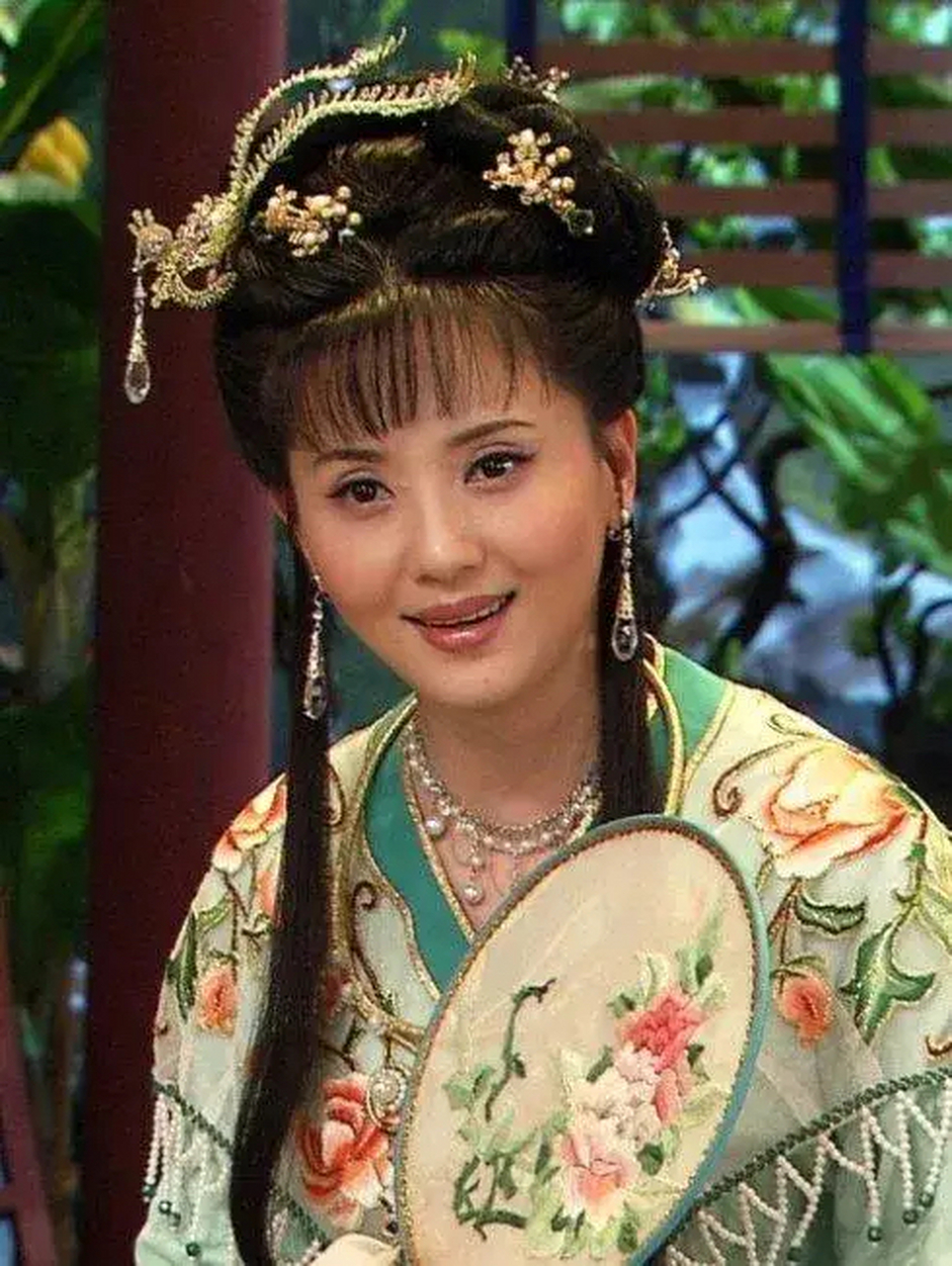 动态创作月 陶慧敏出生于浙江瑞安,她是观众心中最美"小白菜"端庄