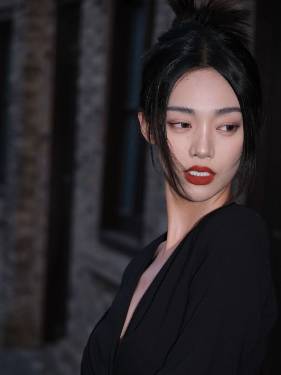 气质冷艳型美女写真