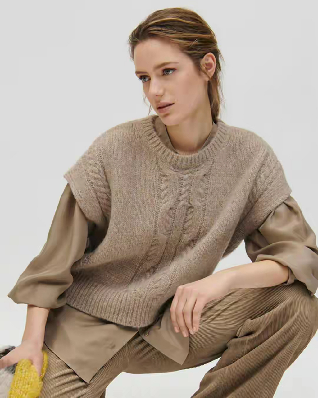 艾瑟·希施(esther heesch)是一位德国超模,以出众的颜值,被粉丝称为"