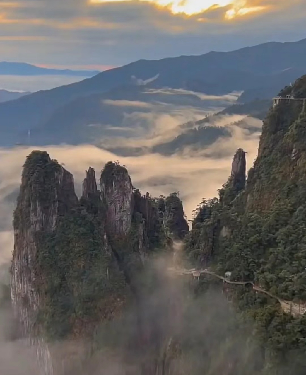 险峰图片