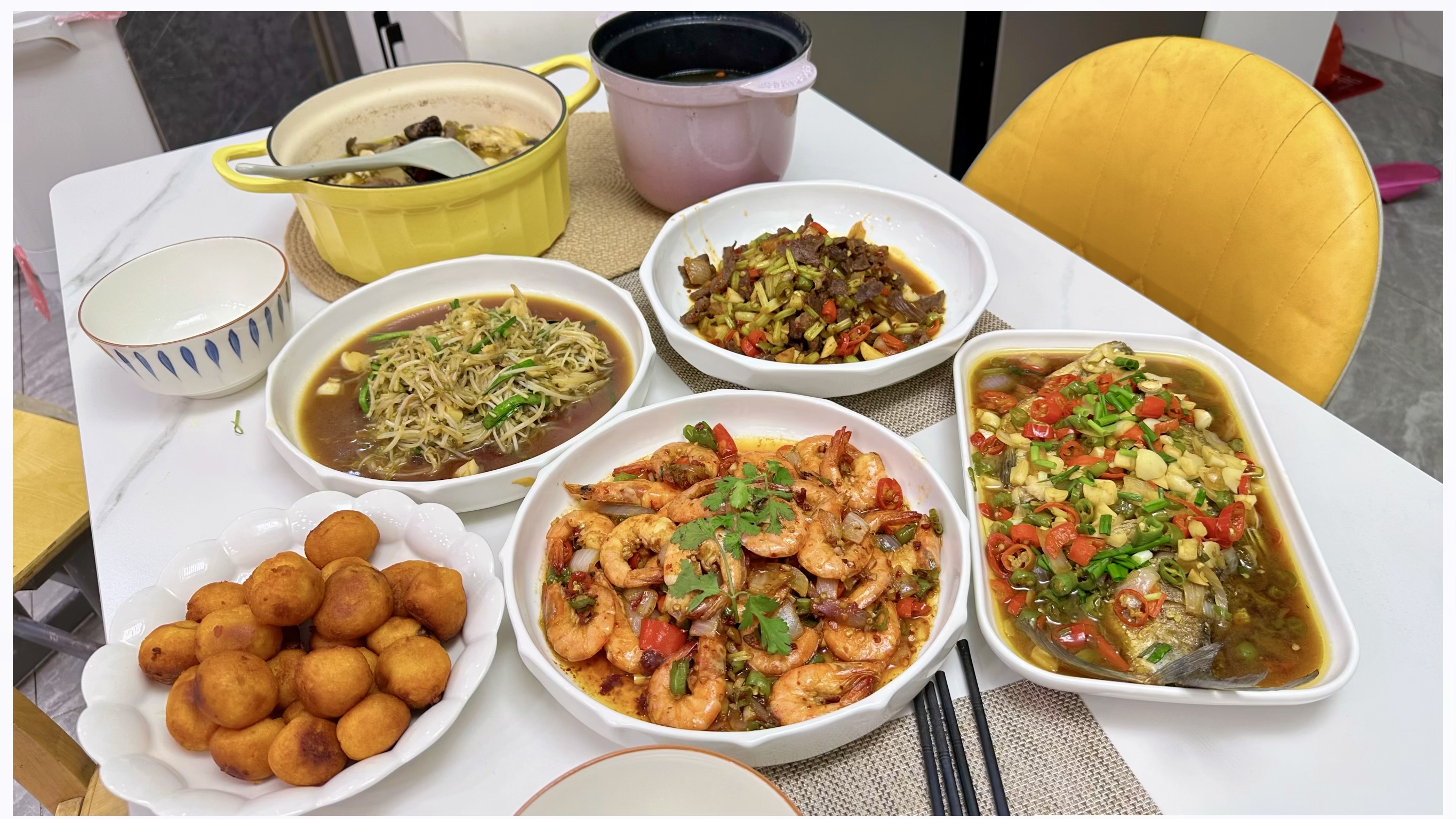 家有上学娃,晚餐做了四菜一汤,鸡虾鱼肉都有,网友:想挑食都难