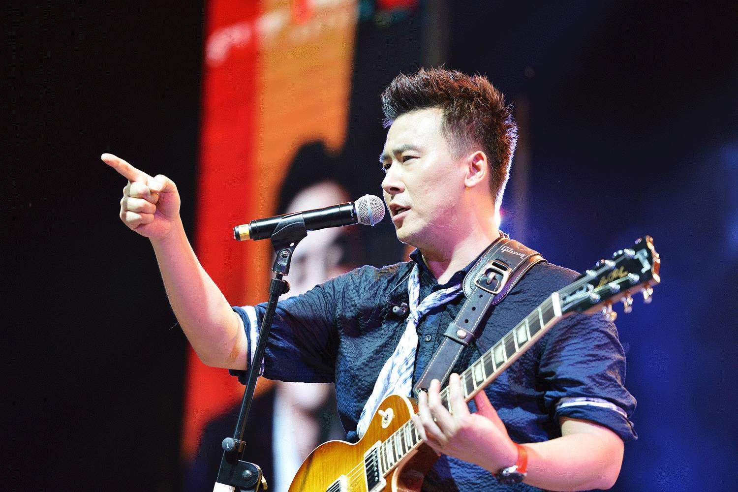 知名主持人马可,追梦路上有艰辛,成名娶同行妻子生一女幸福美满