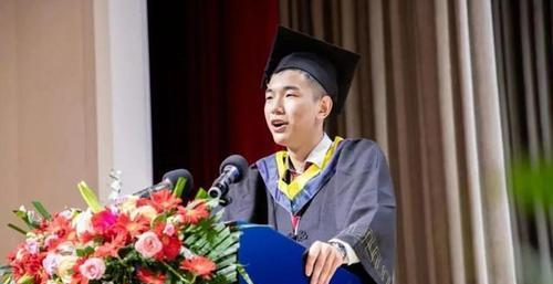 张一得和吴谢宇用经历诠释了:什么叫"天才在左疯子在右"