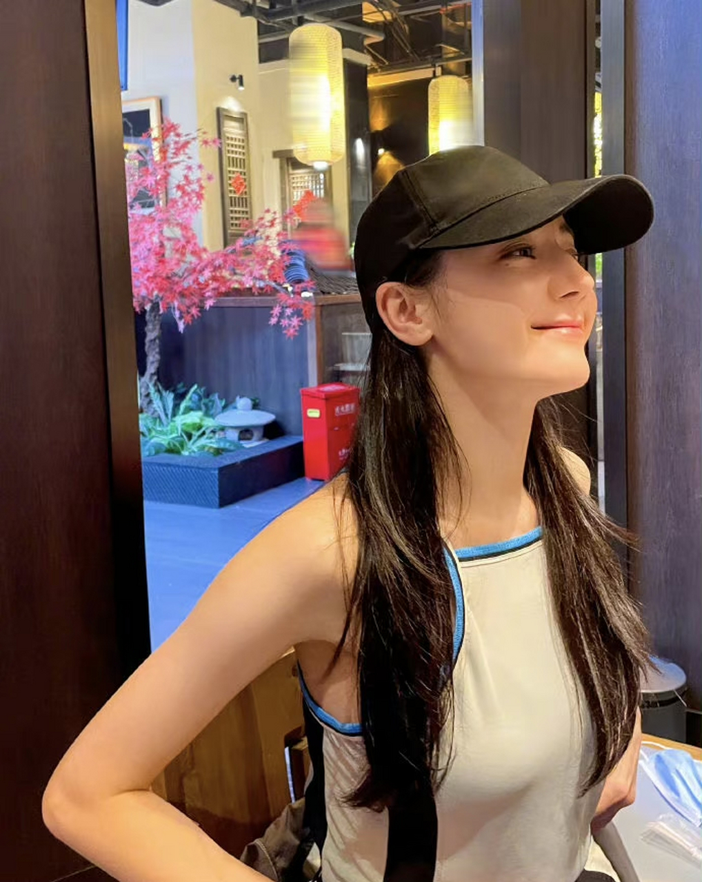 迪丽热巴ins点赞#  今天的日子想说一句七七事变,铭记历史,吾辈自强