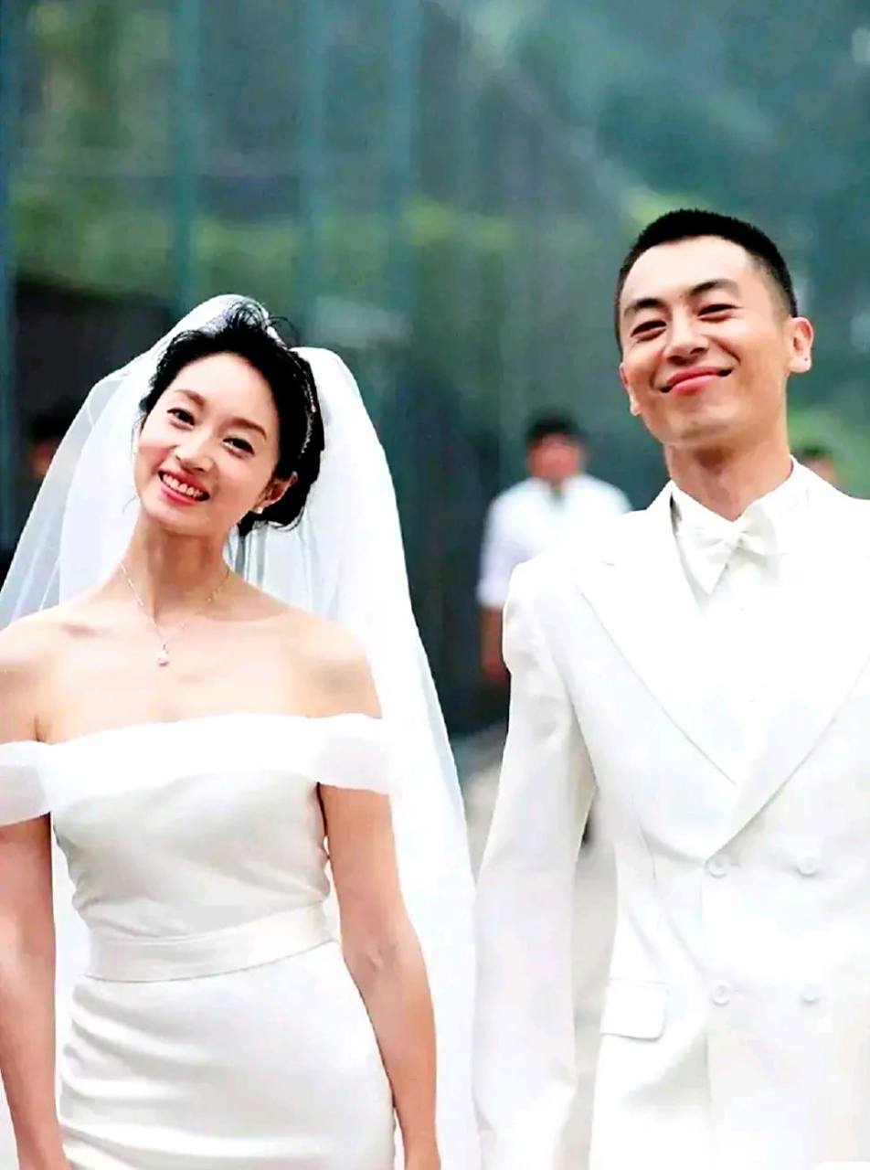 谁也没想到,被称为行走的荷尔蒙的朱亚文竟然对妻子那么好 虽然身处