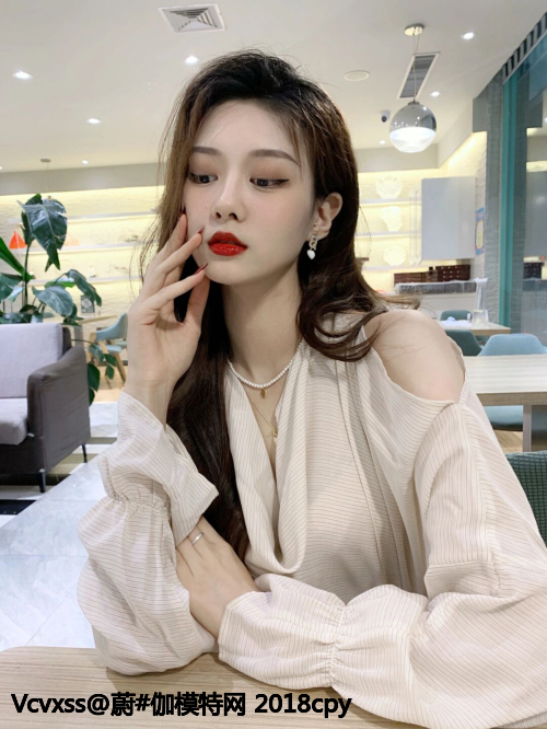 模特预约不再难,澳门商务模特经纪公司为您提供便捷的服务