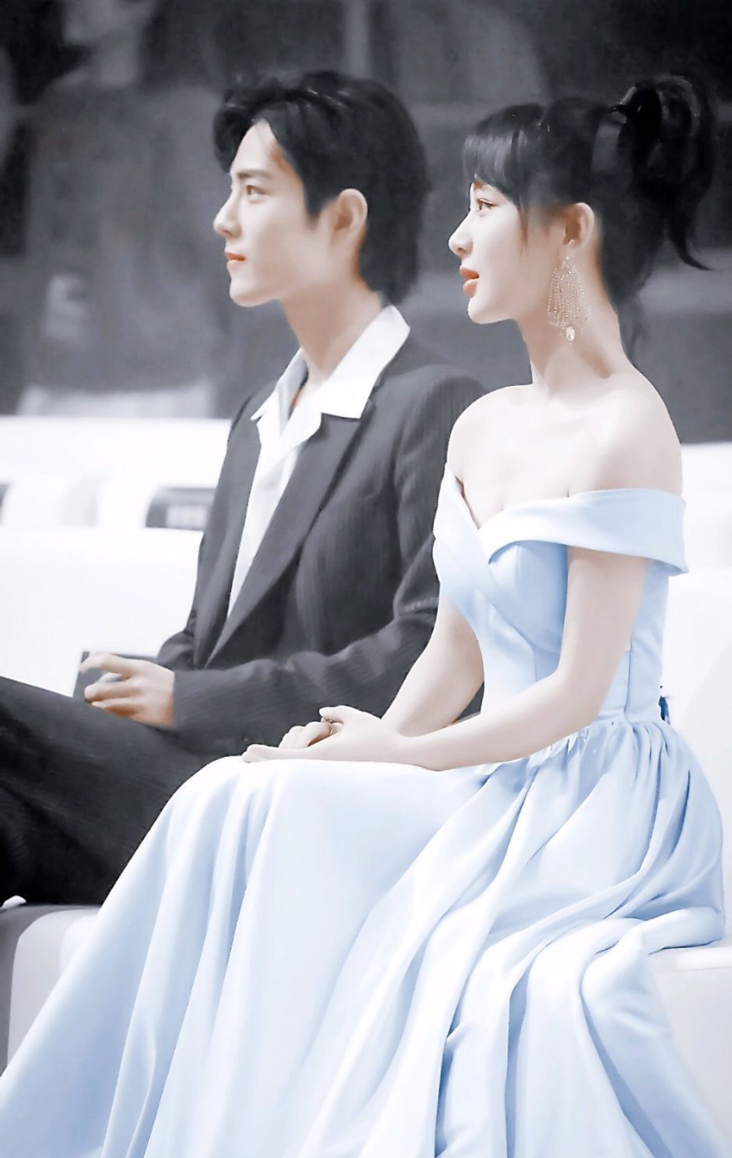 某活动现场,肖战终于提上杨紫的裙摆,唯美的画面像极了婚礼现场