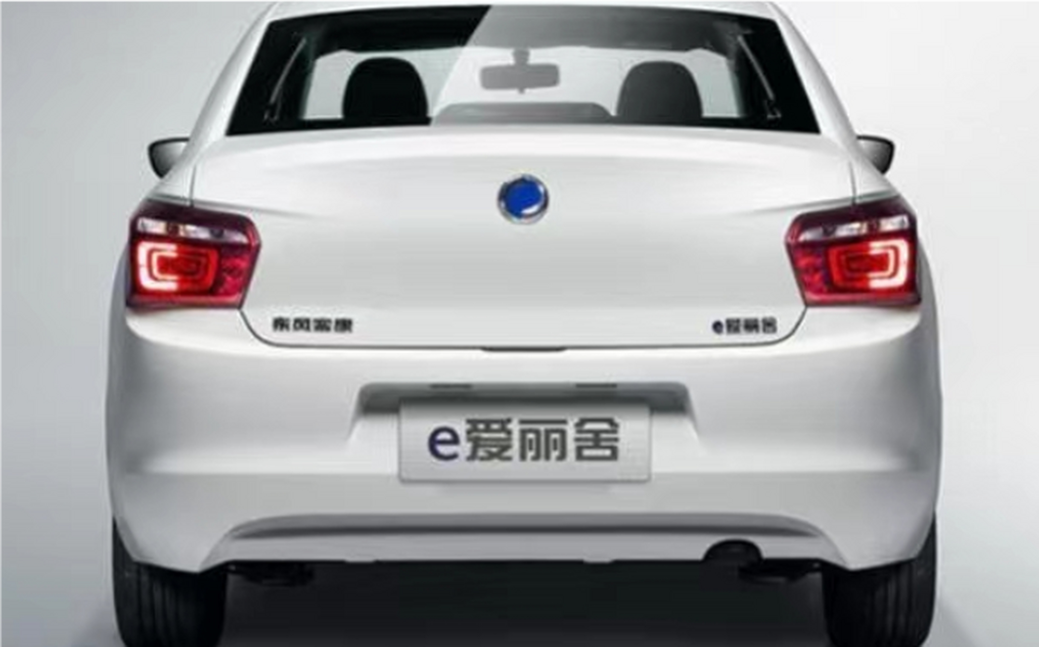 东风富康e爱丽舍是一款纯电新能源车,新车刚一上市,指导价为139800