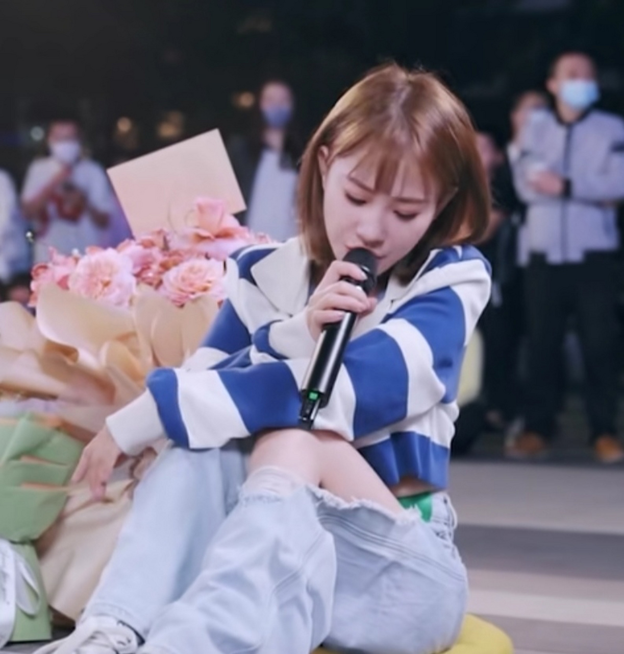 路演小阿七,总觉得她唱歌带着一种忧伤,极具感染力.