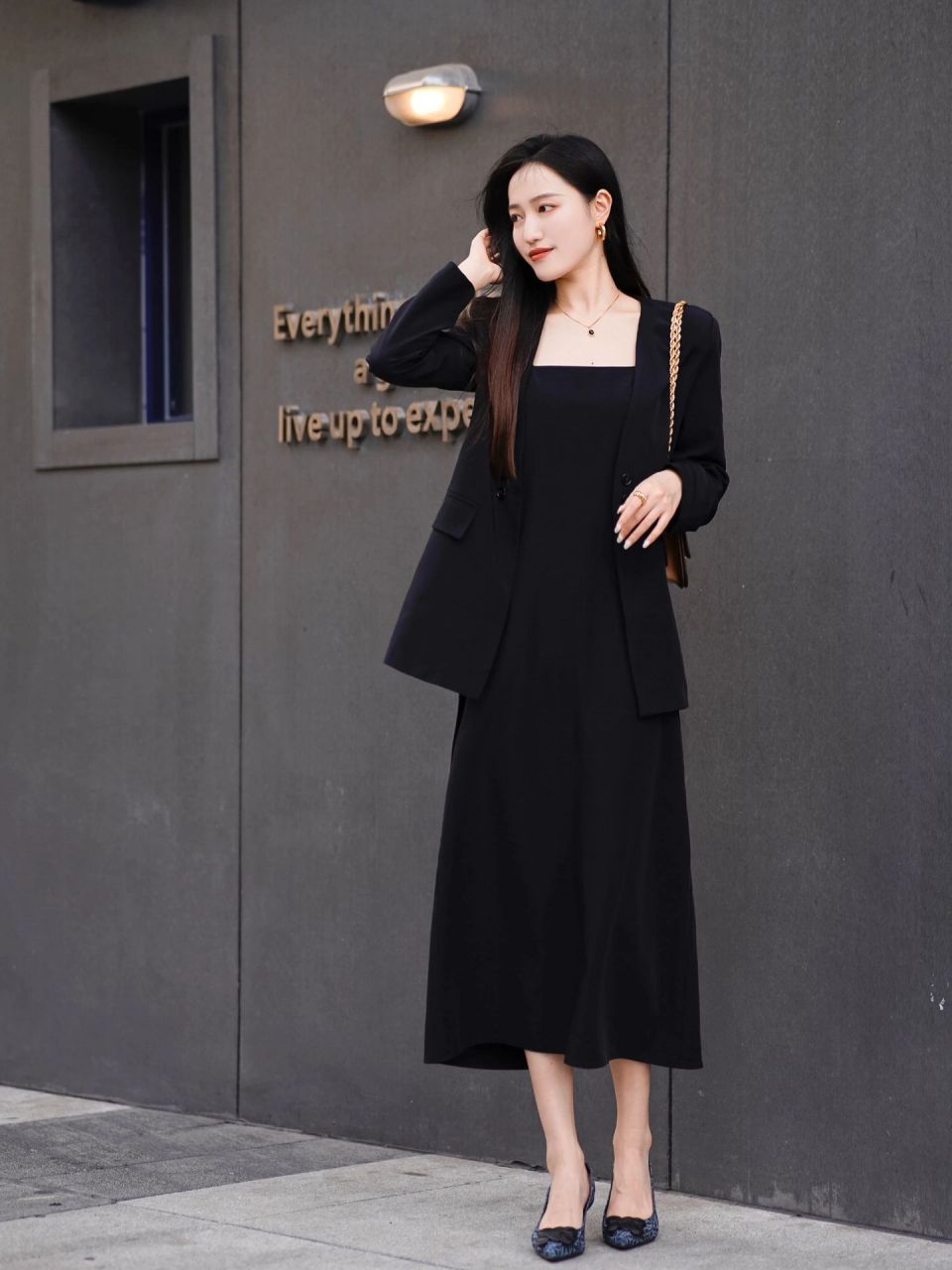 早春大女主穿搭02黑西服套装的干练精致感黑西装连衣裙这一套上身太