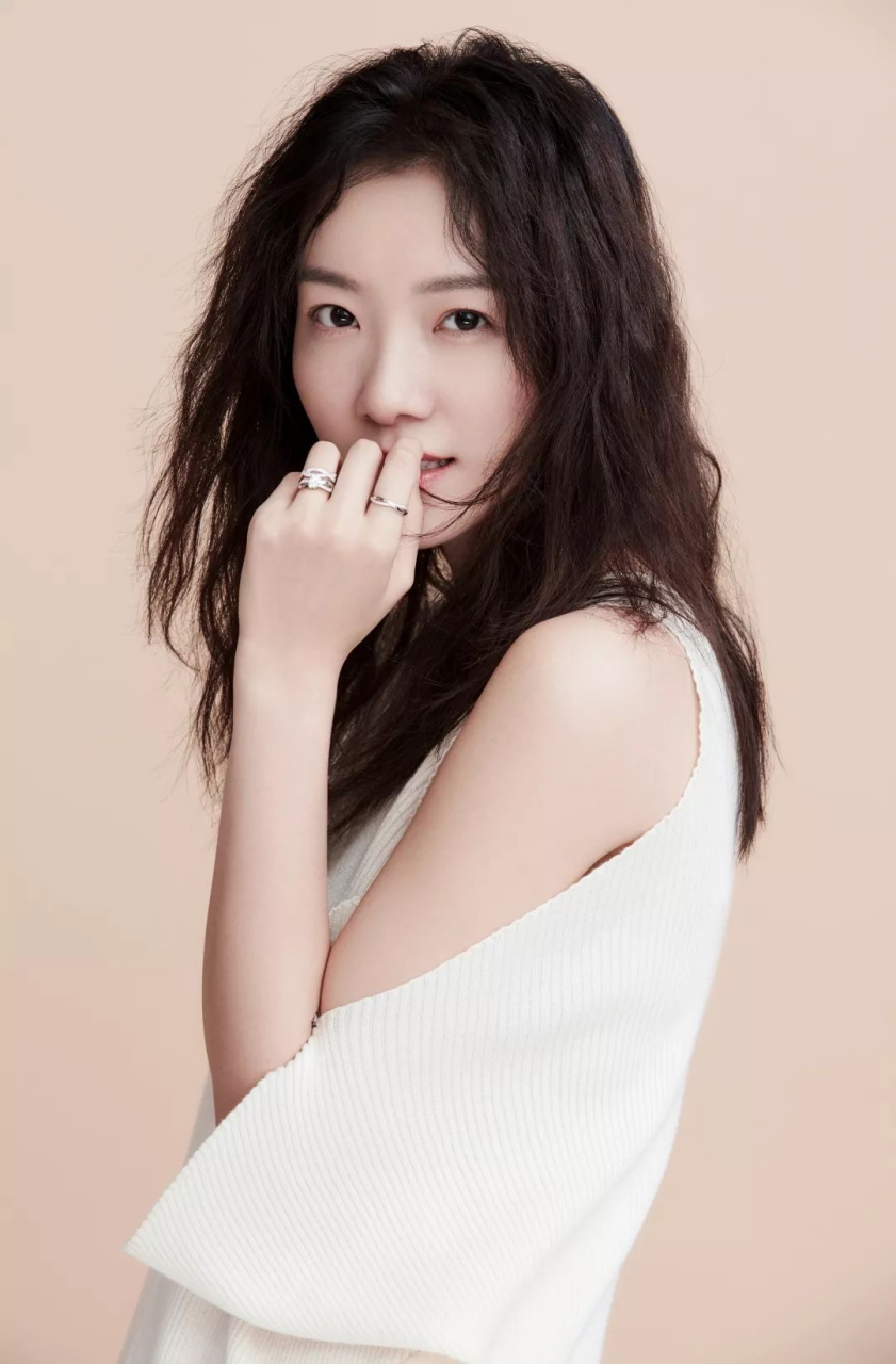 齐溪,1984年9月16日出生于贵州省贵阳市,中国内地影视女演员,毕业于