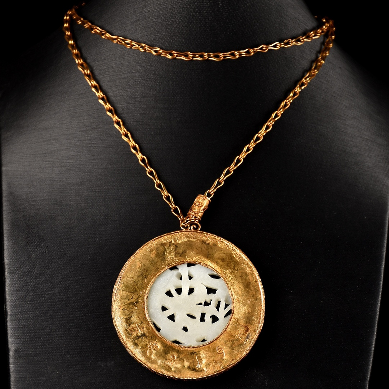 珍品旧藏和和田玉包金挂坠项链,做工精细,纯手工制作,重量:45克,长度