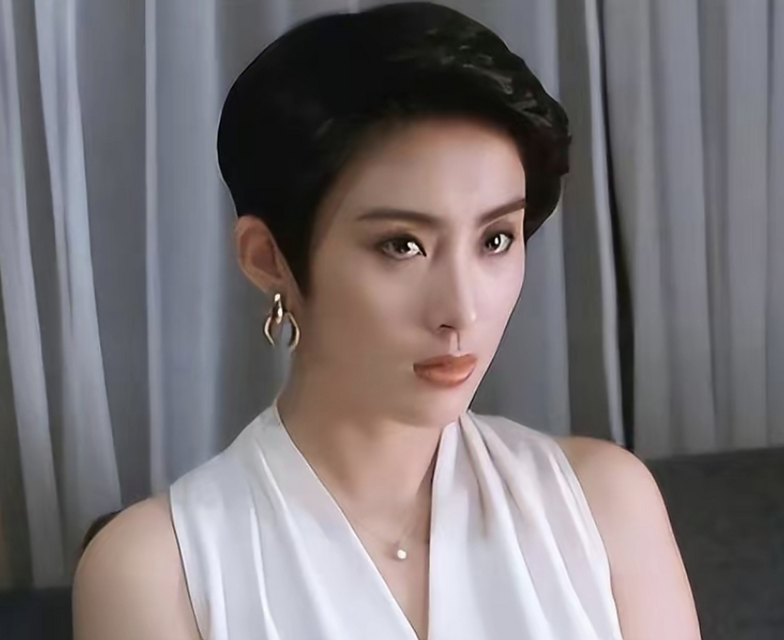 网友:55岁张敏近照曝光,多年未露面的她,已经面目全非