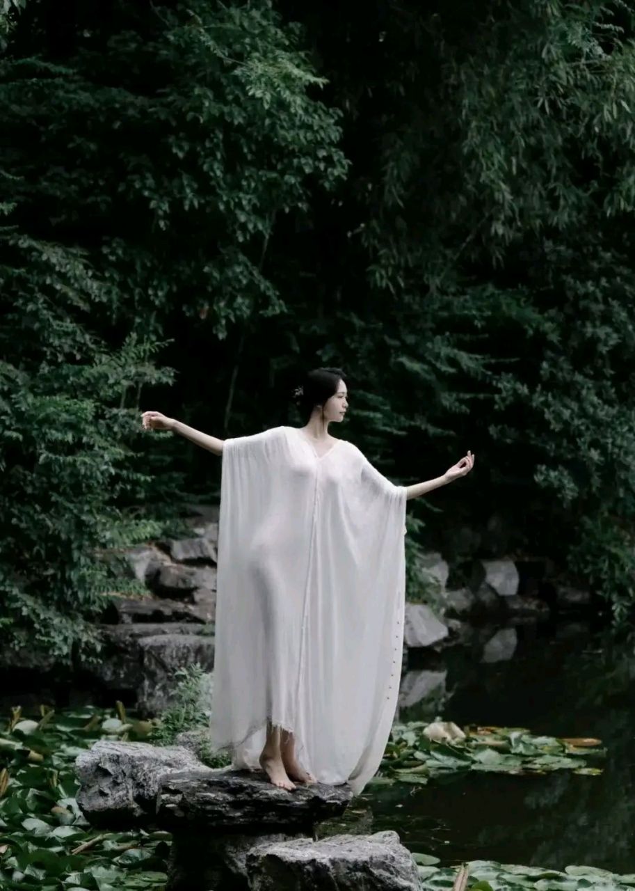 上联:青山碧水无穷尽, 下联:?