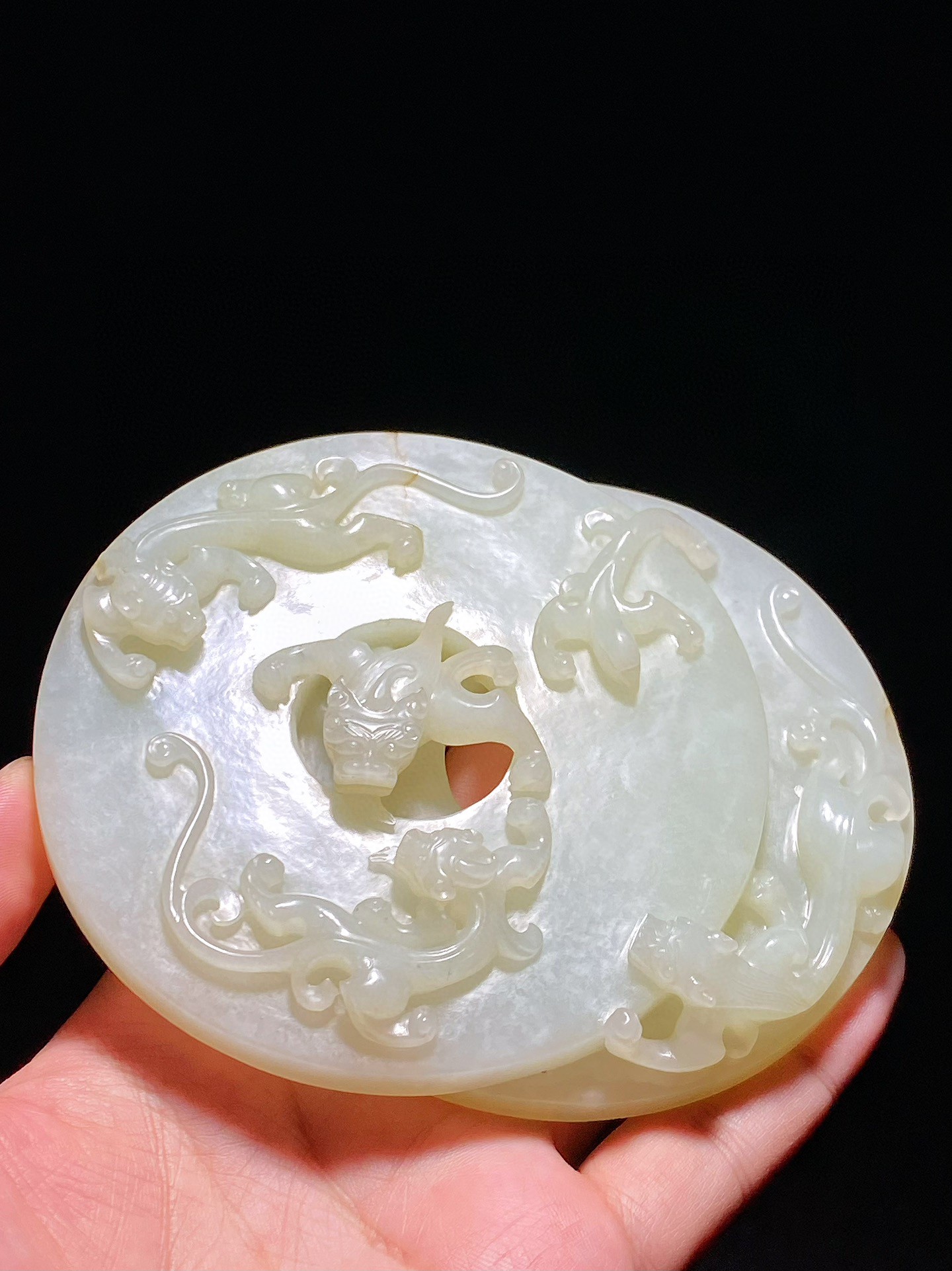 清乾隆 和田玉籽料 白玉 龙纹兽面纹玉璧 联璧 摆件