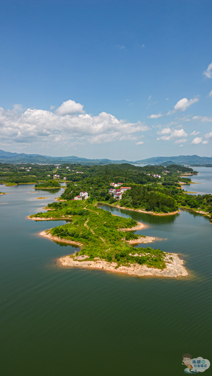 万佛湖,位于六安市舒城县境内,国家5a级旅游景区,有省城后花园之