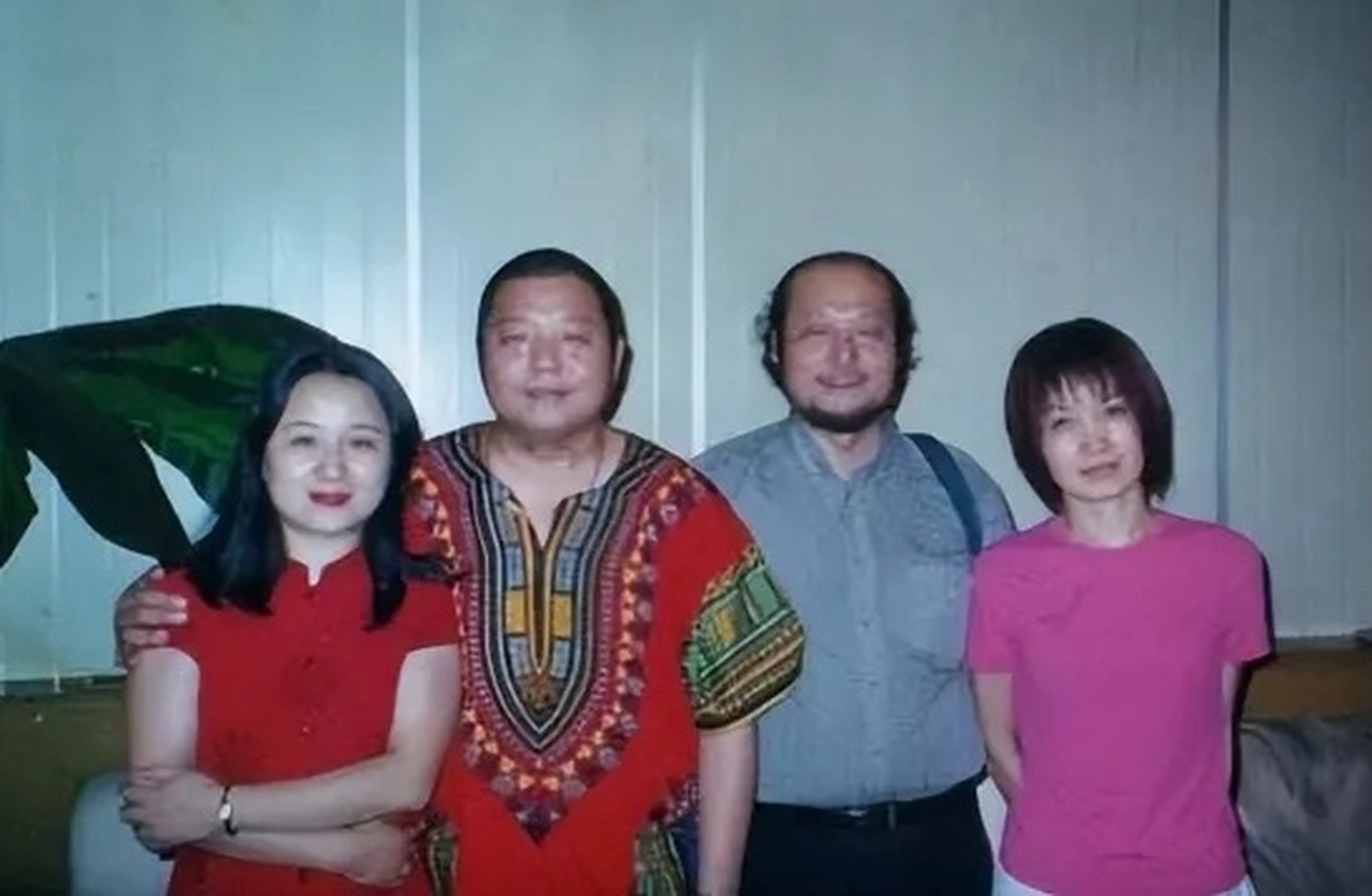 2018年,臧天朔在生命的最后一刻,让妻子退了下去,拉着斯琴格日乐的手