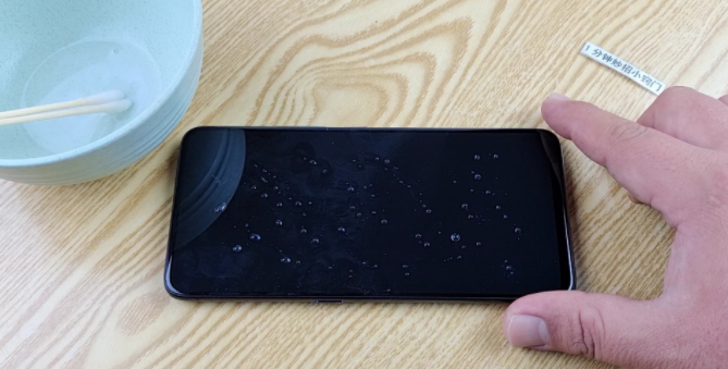 手机屏幕,脏了不要用纸擦,教你正确方法,不落灰不留手印