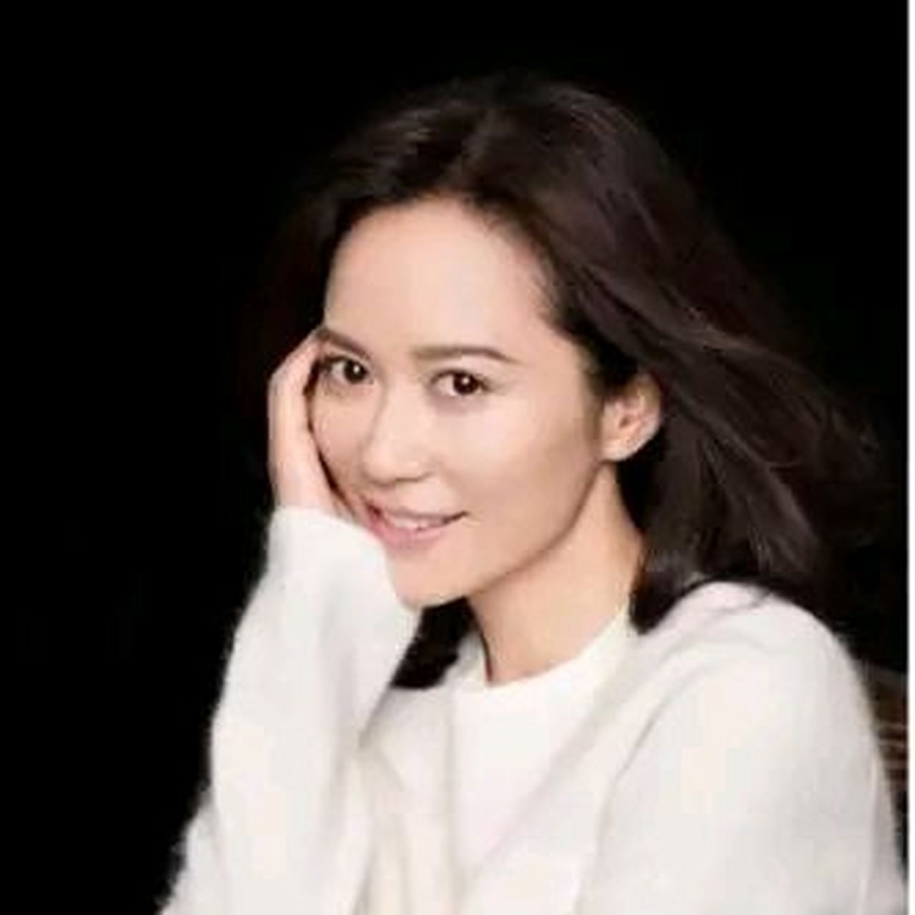 一次,金星对俞飞鸿说:"你已经五十多了,为什么还没有结婚呢?