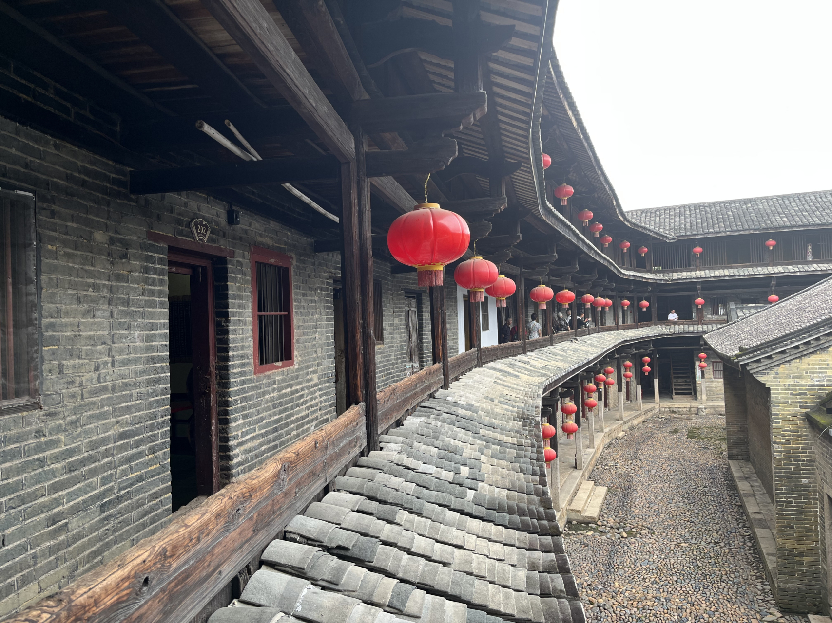 梅州市大埔县泰安楼整座建筑较为集中地展现了大埔客家人情风貌.