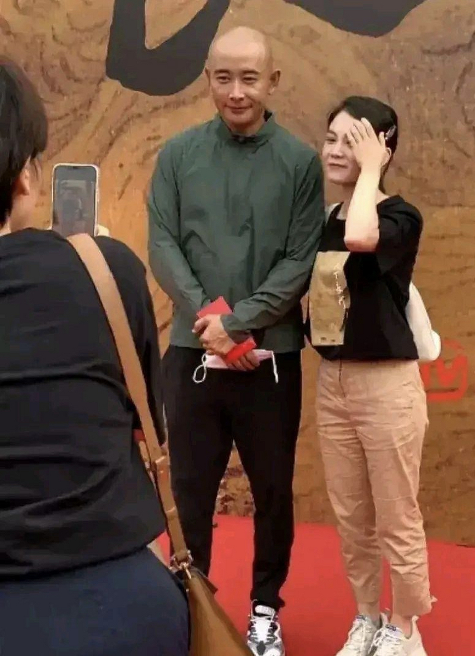 罗晋咋变成这样了?还把头发也给瓢掉了.