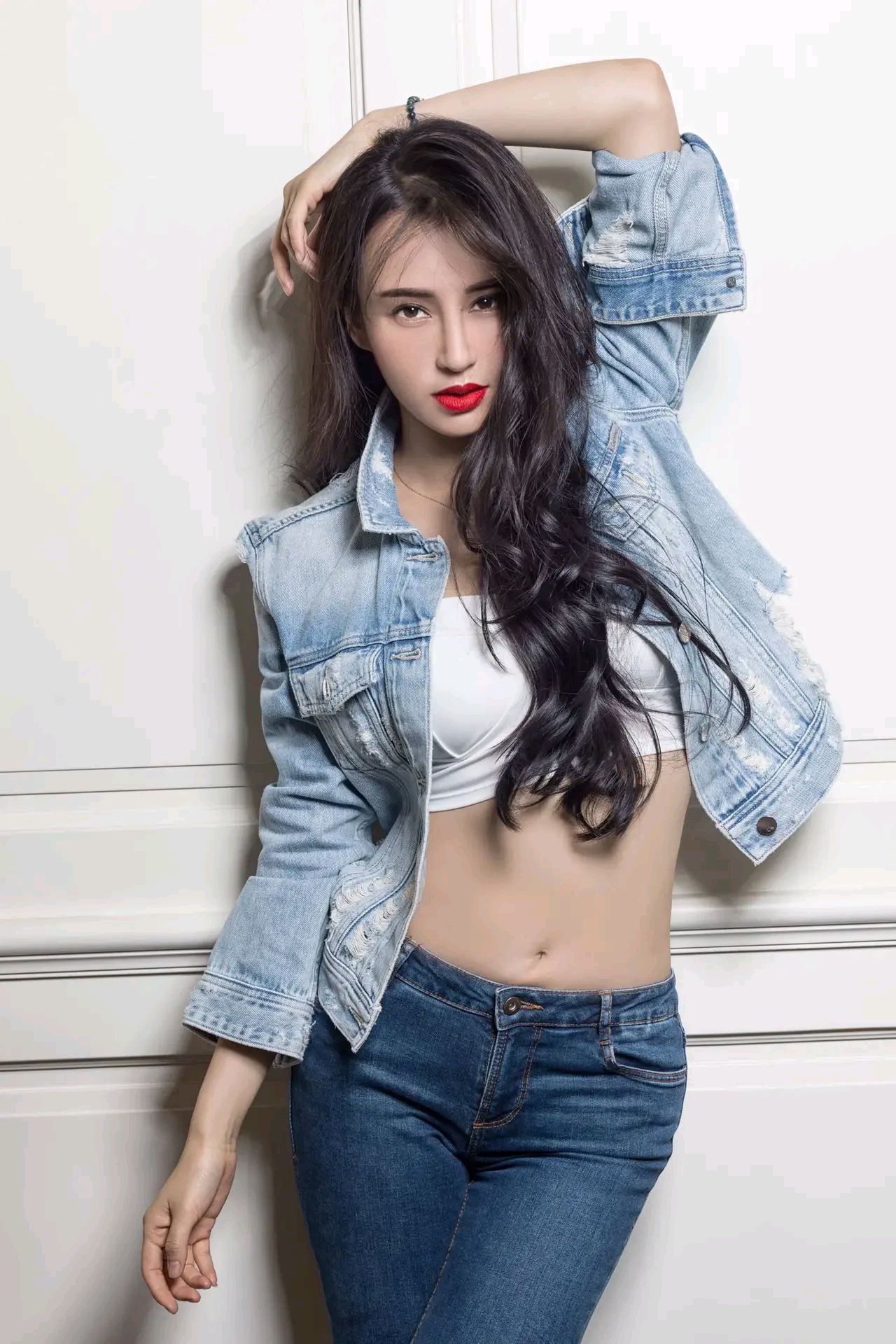 瑜伽达人母其弥雅,身材绝佳,尽显东方女性魅力