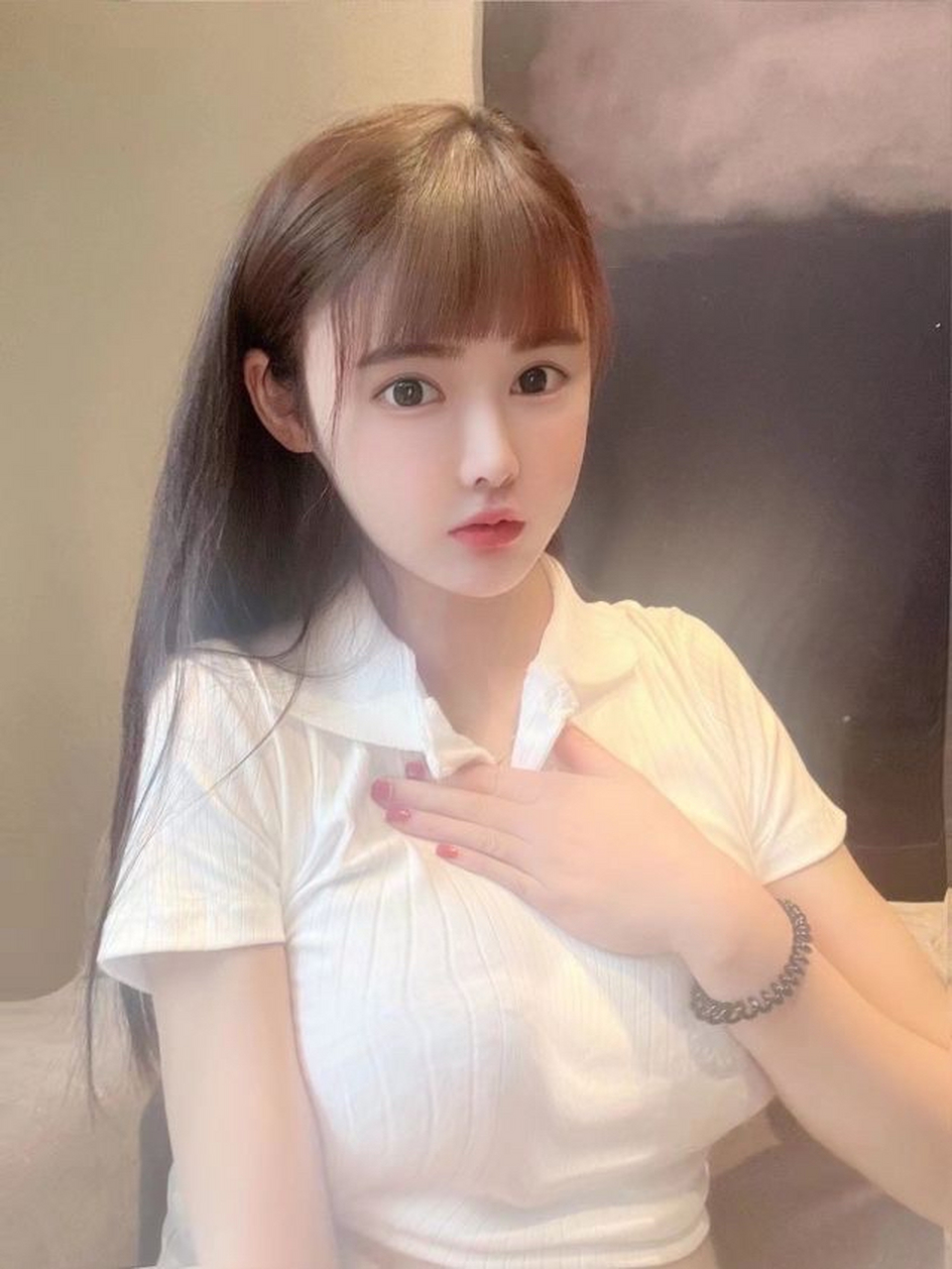 可爱小女生剪这齐刘海显的更可爱 ,这样的学生是你所期盼的吗?