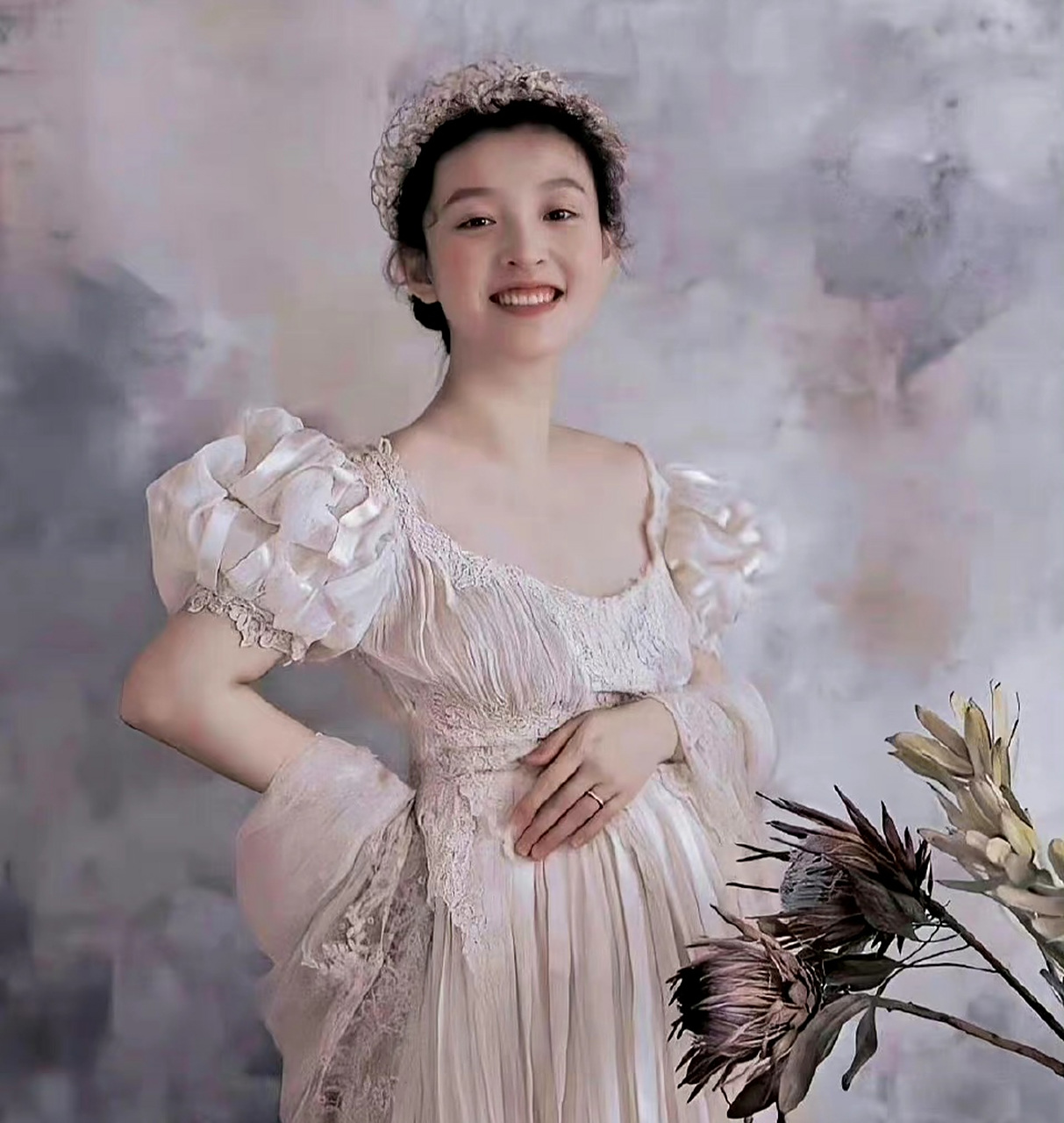 吴倩朋友帮她的孕照[大笑][鼓掌][鼓掌]