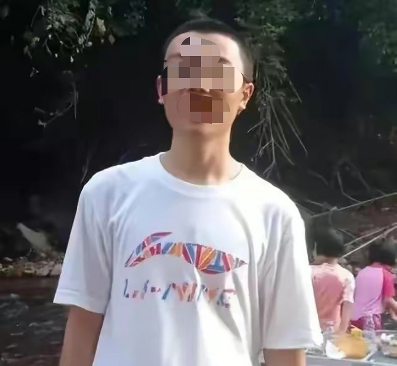 地毯式搜索是差不多把搜索区域翻一个底朝天,却遗忘了仓库这么重要的