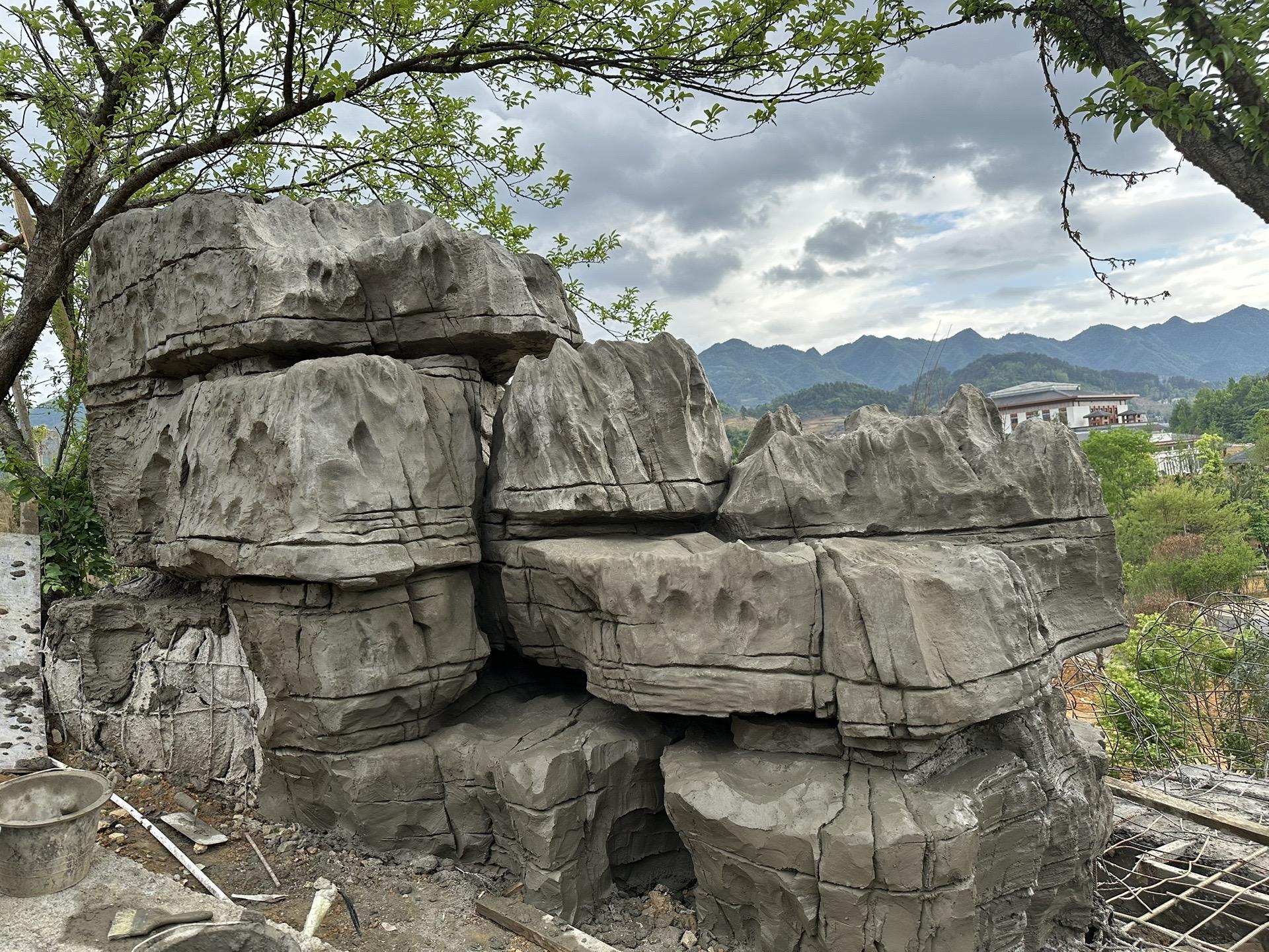 普洱水泥假山-塑石假山施工