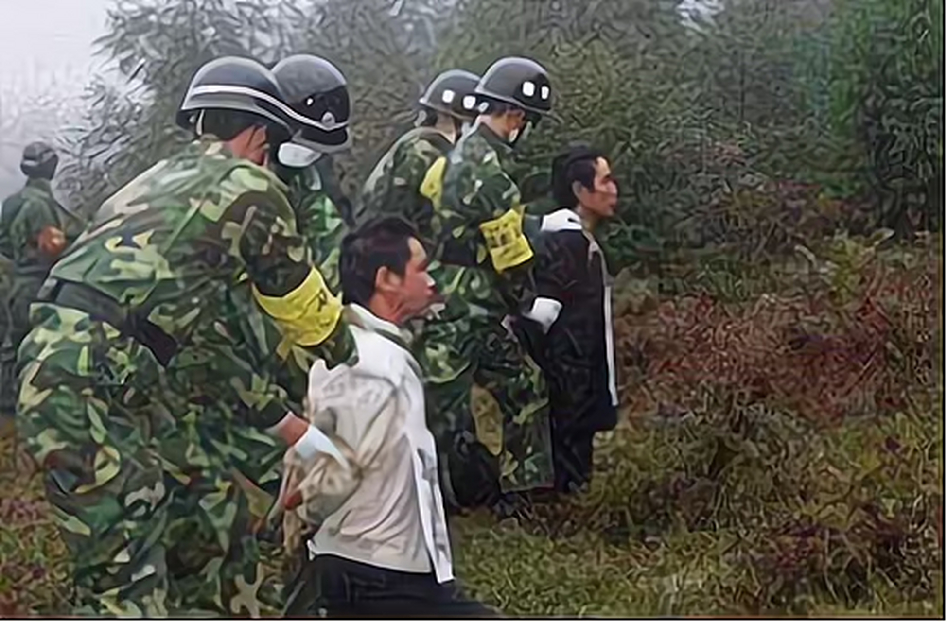 导弹专家郭万钧,为了钱财,多次泄露导弹机密,被执行枪决时的画面.