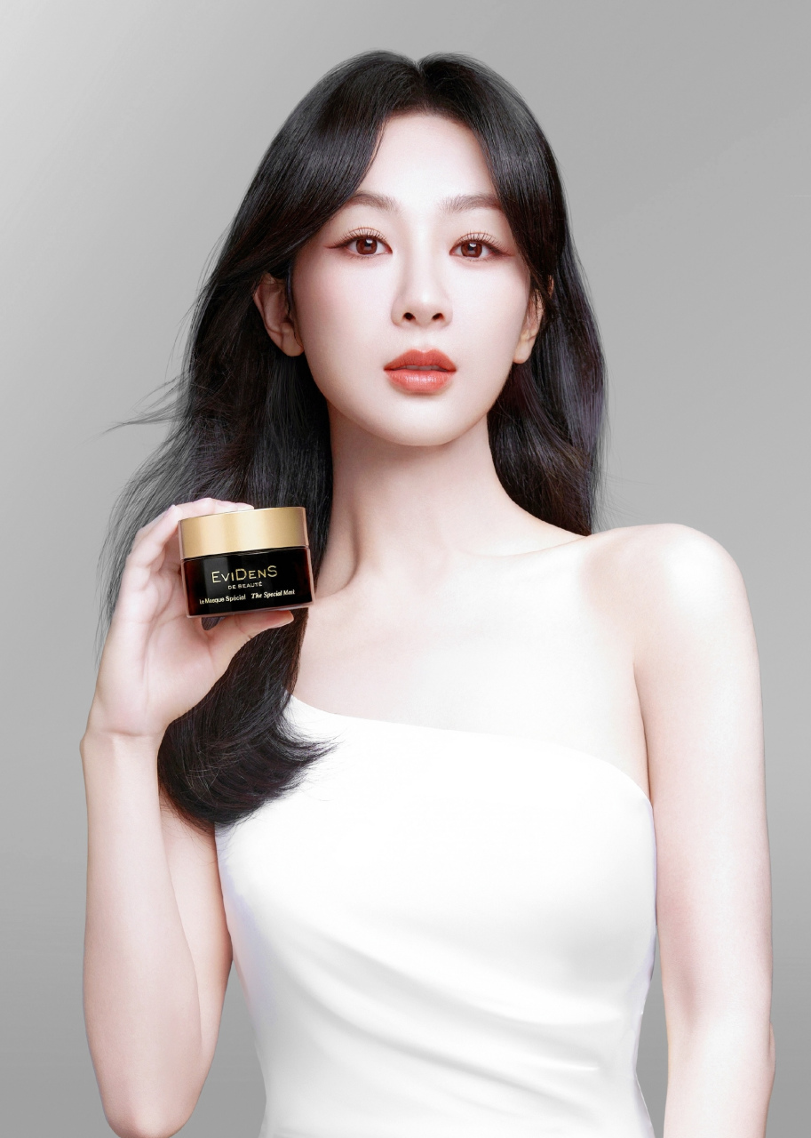 杨紫的头发都在闪闪发光,让人完全沦陷.