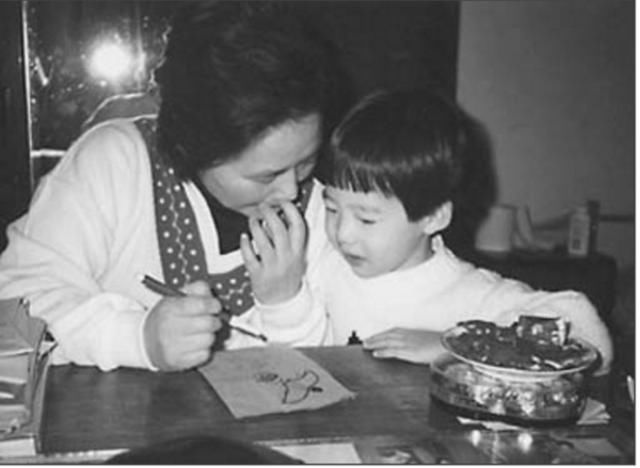 1973年,钱钟书女儿钱瑗被邻居扇了巴掌,钱钟书拿起板凳冲向邻居