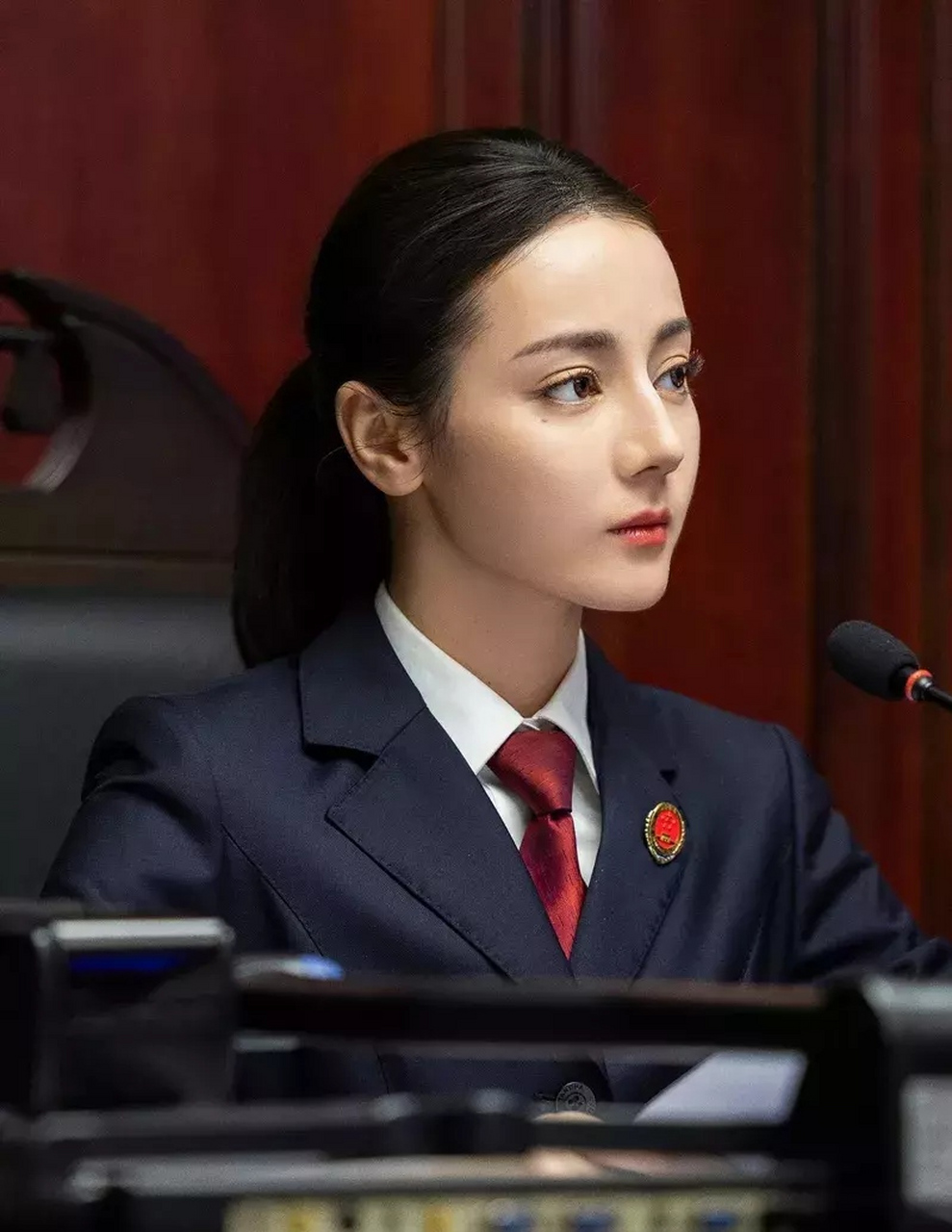 迪丽热巴演检察官收视崩了        迪丽热巴,佟大为主演的电视剧