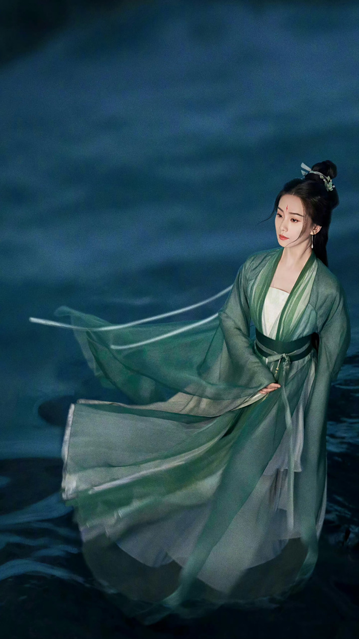 刘诗诗的绿衣古风造型美到出圈.