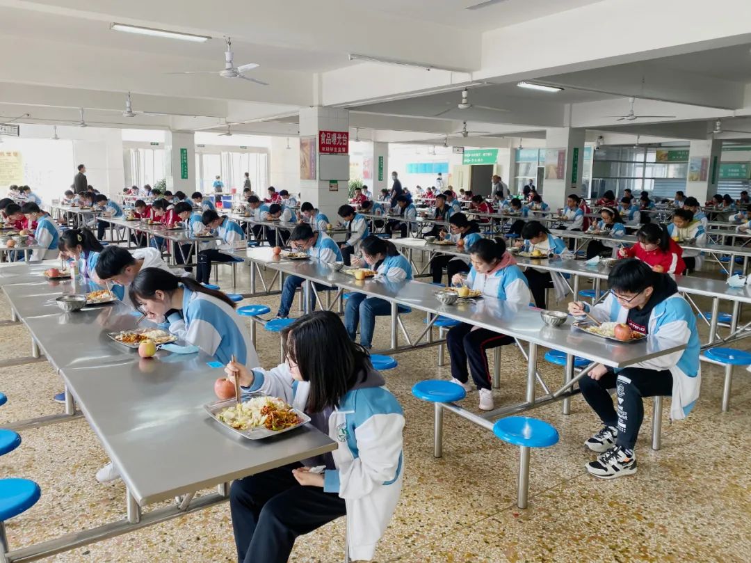 教育改革,应从整顿教育腐败开始,而不是只盯着一线老师