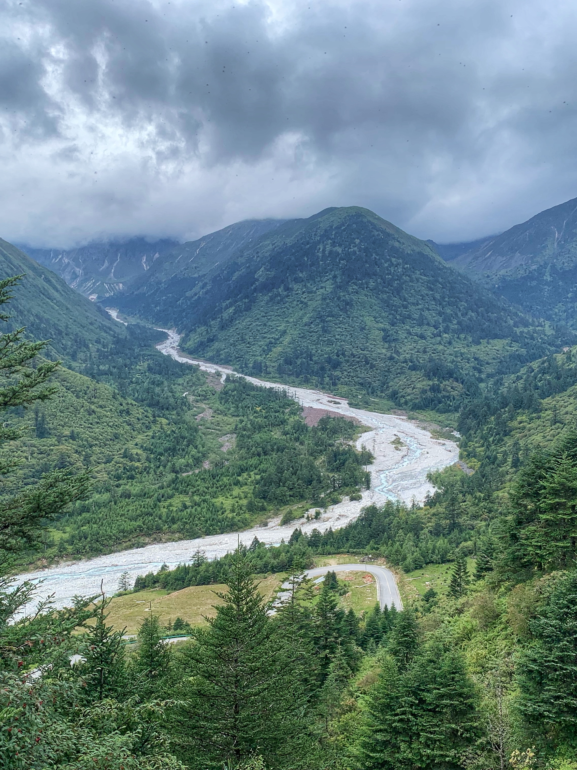 川西景点|燕子沟中国红石公园  从磨西镇到康定,走在s434榆磨路燕子沟