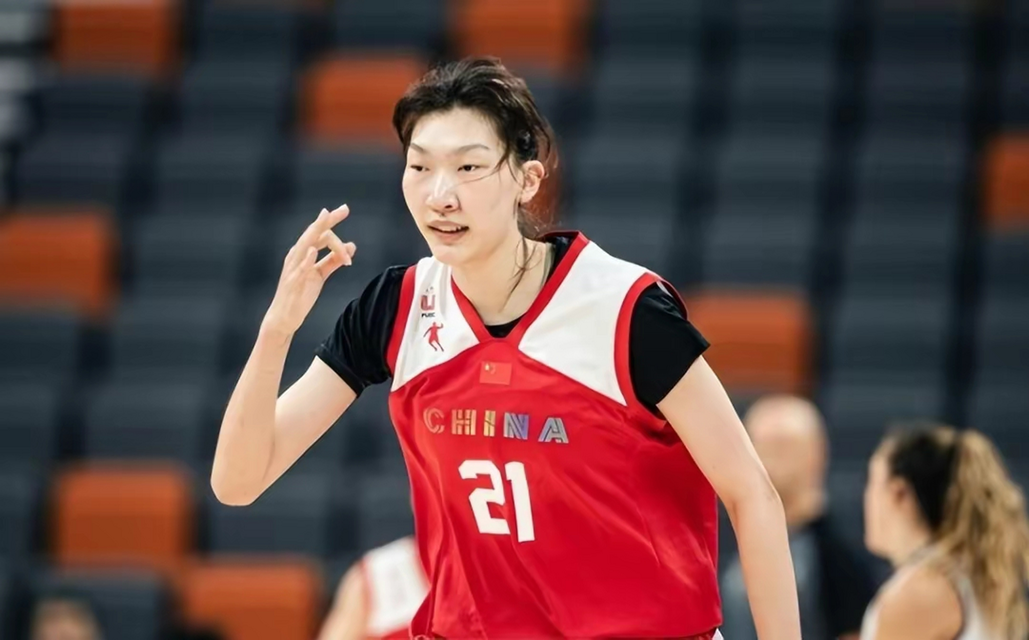 在7月初带领中国女篮夺得亚洲杯冠军后,韩旭返回wnba纽约自由人队却