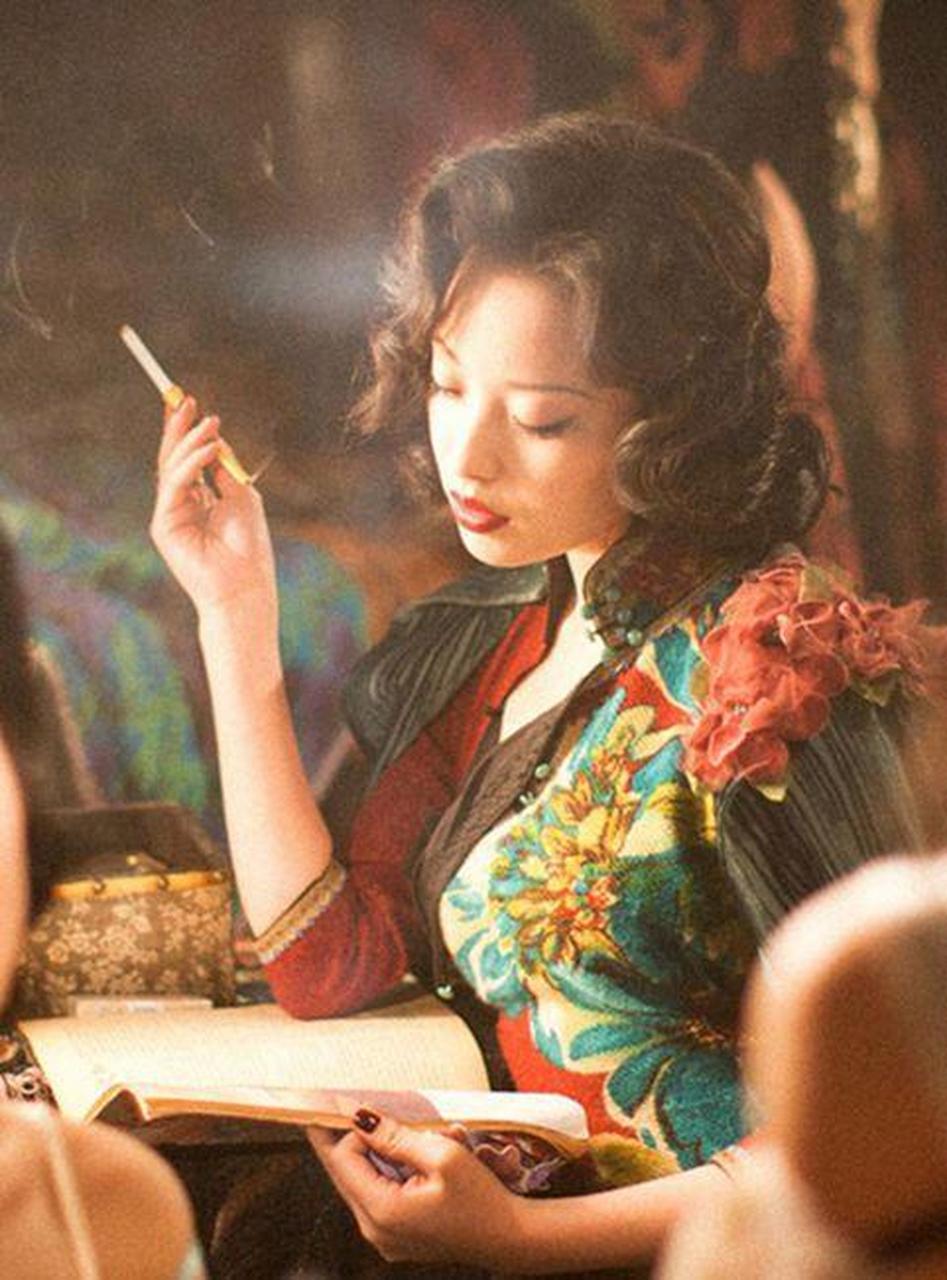 "流氓作家"贾平凹有三个酷爱:喝茅台写书品女人!