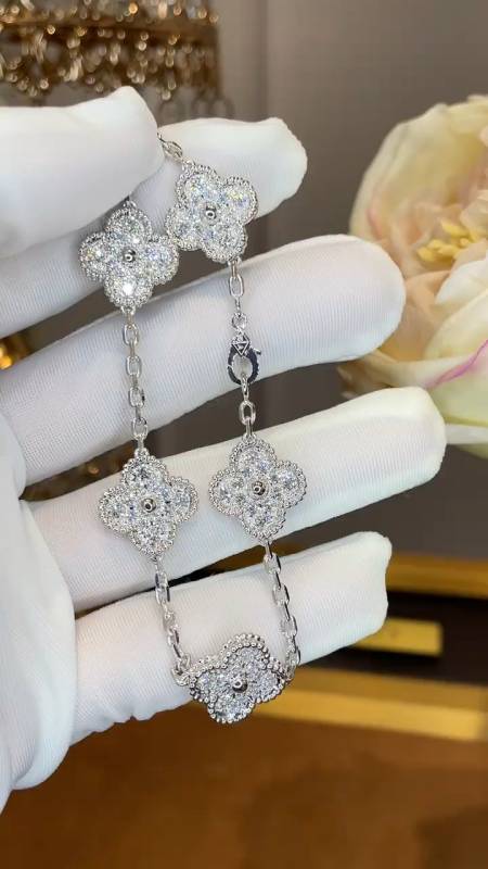 梵克雅宝 满钻五花手链#手链#奢侈品#同城-度小视