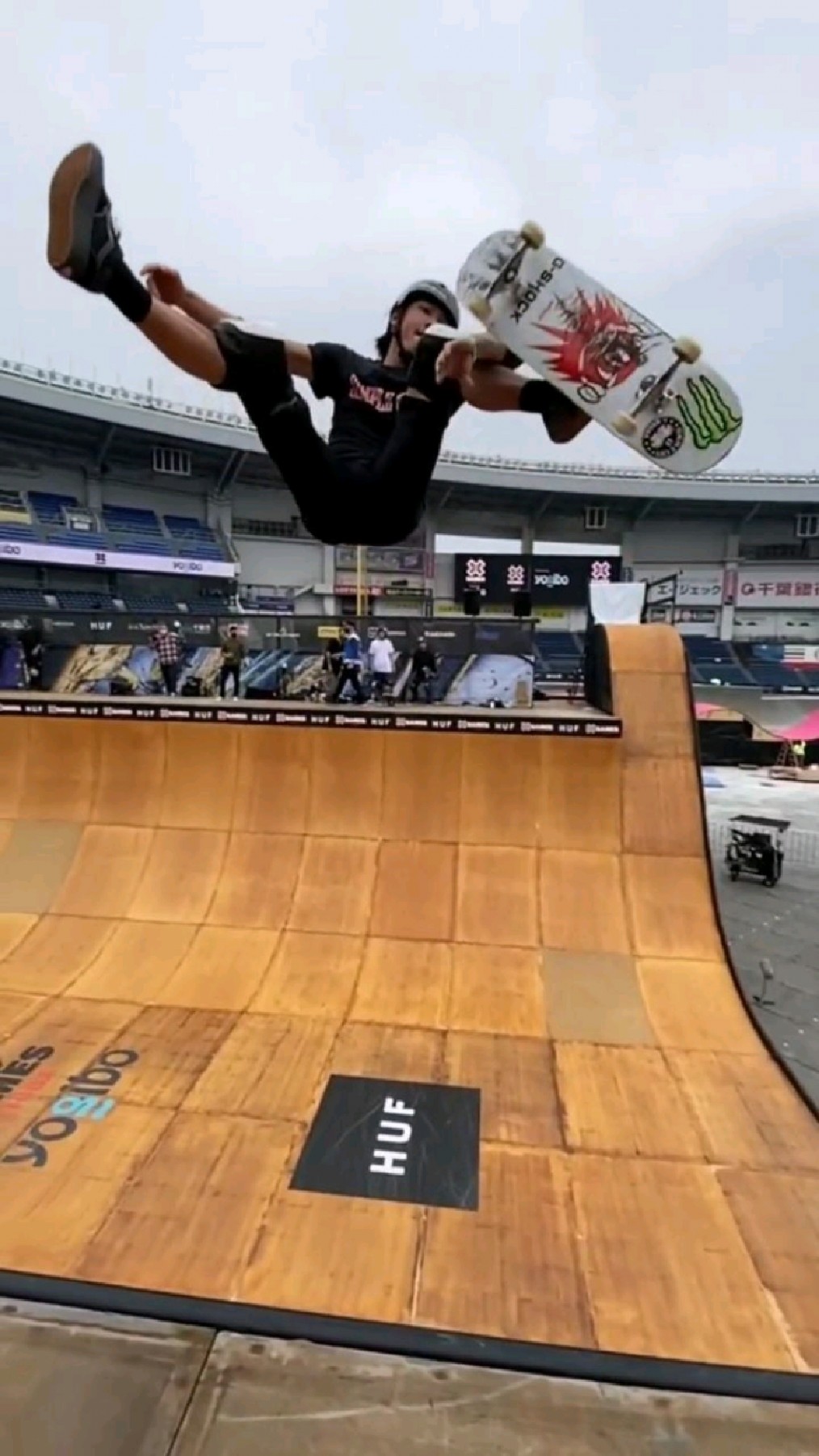 想去体验速度,那就去滑板u池玩一玩