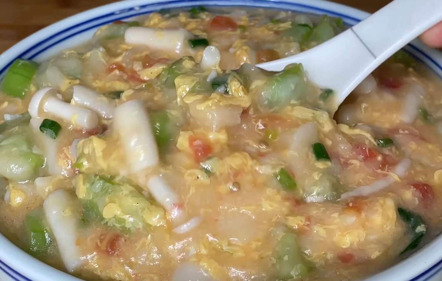 丝瓜面疙瘩汤,怎么做才更入味?