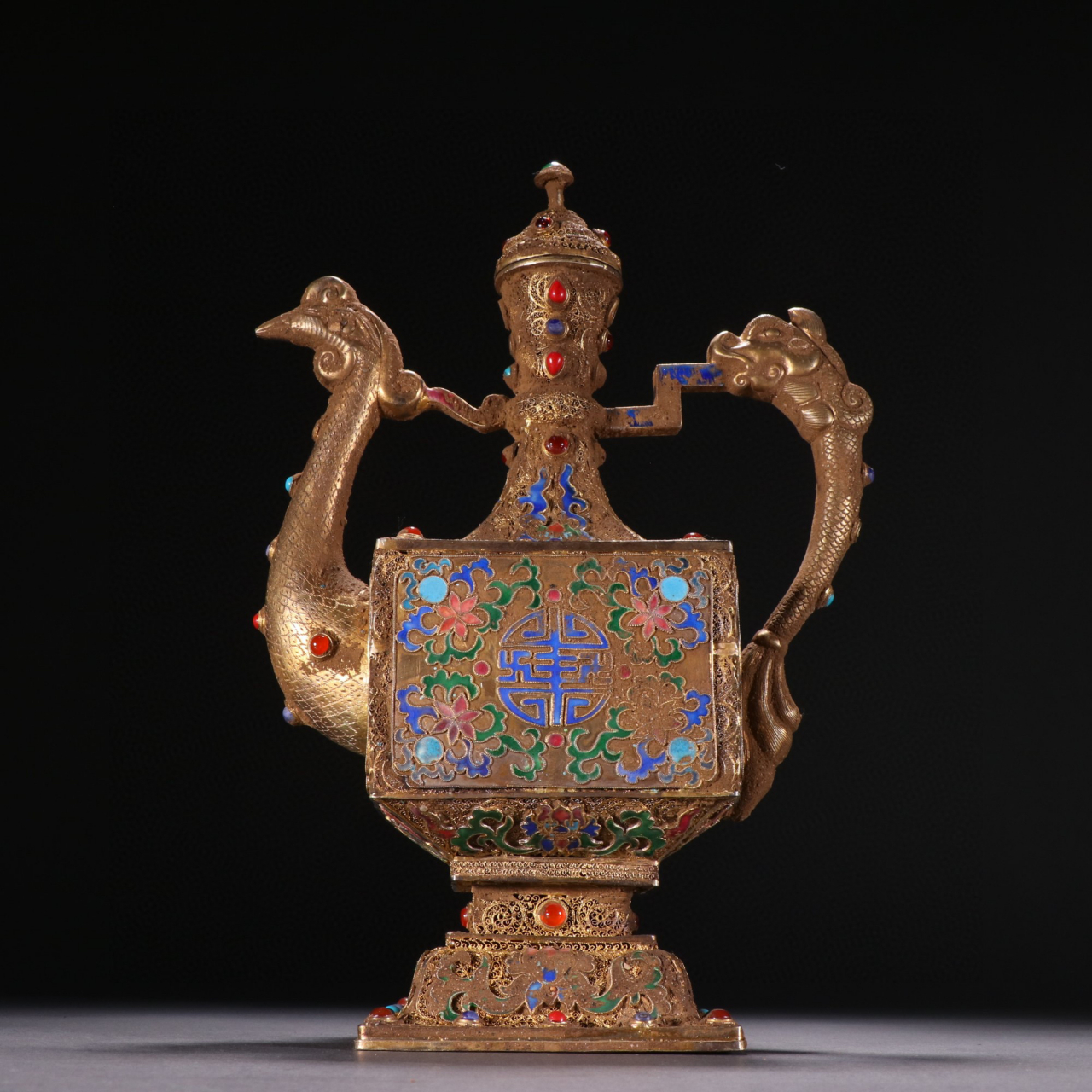 旧藏 银鎏金花丝烧蓝花卉寿字壶. 规格:高26.5㎝宽18.5㎝重966g