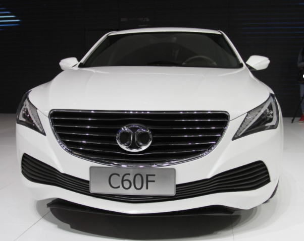 两个括号是什么品牌的汽车?